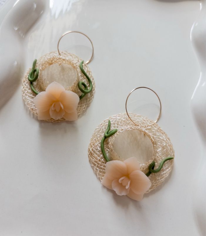 Crème Orchid 14k Goldfilled Hoops
