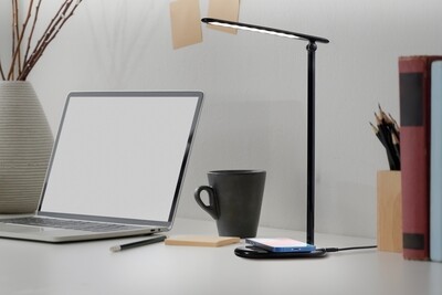 Lampe de bureau LED avec chargeur sans fil pour smartphone