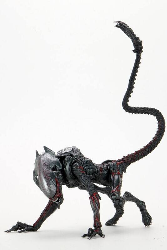 NECA Aliens Night Cougar Alien Kenner Tribute Ultimate Actionfigur 23 cm