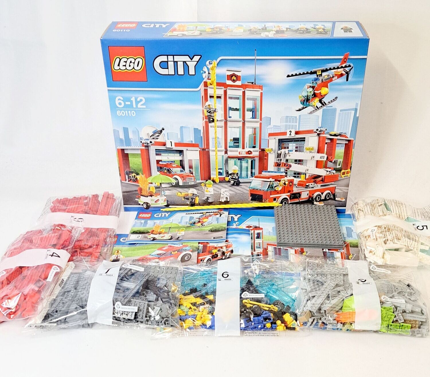 LEGO City 60110 Feuerwehr Feuerstation Figuren Auto 100 % komplett BA + OVP