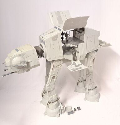 Hasbro Star Wars The Legacy Collection AT-AT inkl. Pilot Hoth Kampfläufer
