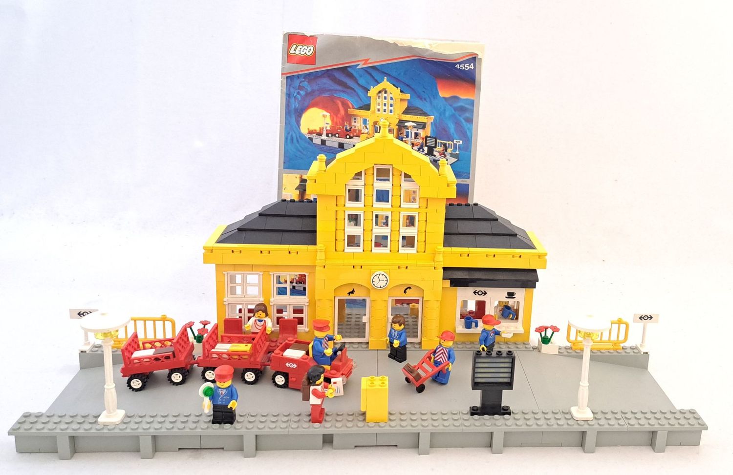 LEGO System 4554 Eisenbahn 9V Bahnhof Metro Station inkl. Bauanleitung !