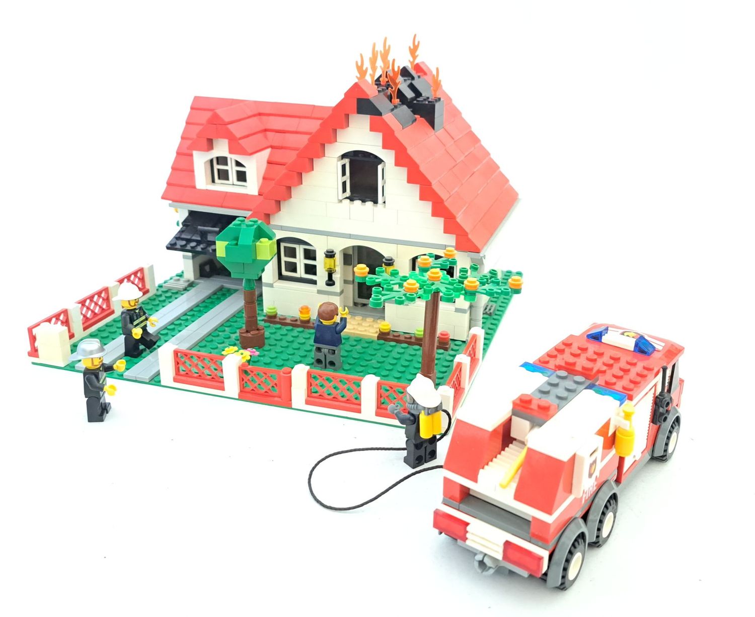 LEGO Creator Building Haus Villa Ferienhaus Feuerwehr Brand City Diorama MOC