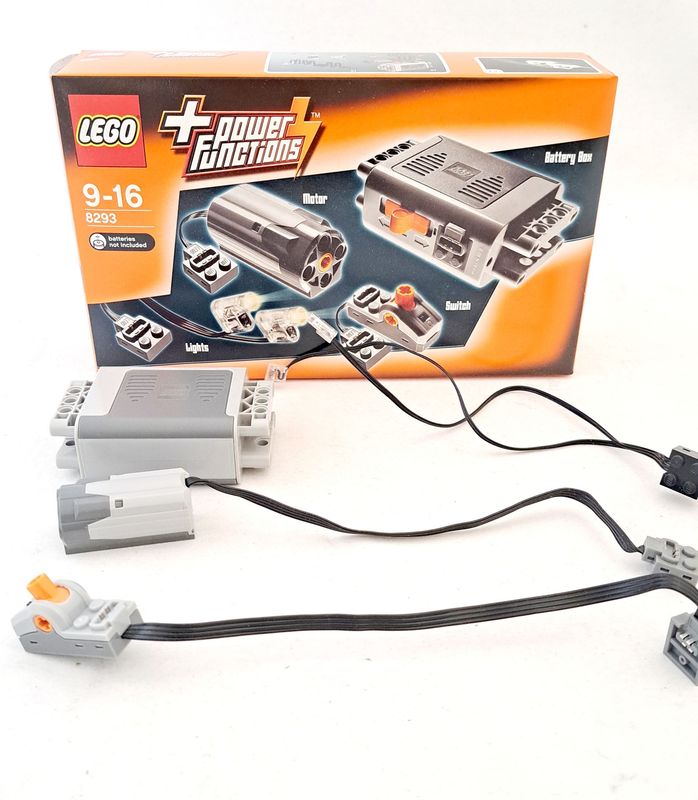 LEGO Technic 8293 Power Functions Set Motor Batterie Box Switch Lights inkl. OVP