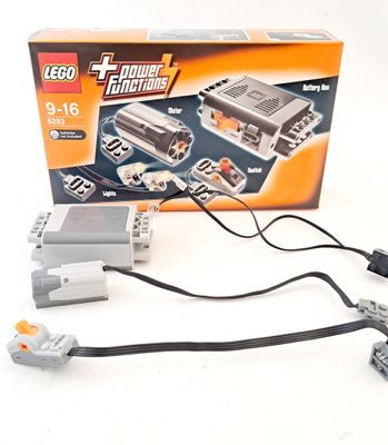 LEGO Technic 8293 Power Functions Set Motor Batterie Box Switch Lights inkl. OVP