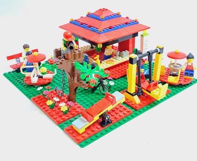 LEGO Creator City Spielplatz Park Kiosk Karussel Schaukel Wippe Minifiguren MOC