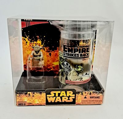 Hasbro Star Wars The Empire Strikes Back Yoda + Cup Glas Geschenk Set