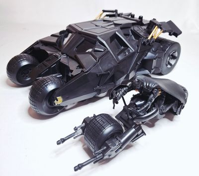Mattel Batman The Dark Knight Tumbler Stealth Launch Batpod Actionfigur komplett