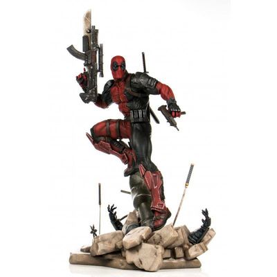 Semic Marvel Comics PrototypeZ Statue 1/6 Deadpool by Erick Sosa 46 cm Semic Marvel Comics PrototypeZ Statue 1/6 Deadpool by Erick Sosa 46 cm
