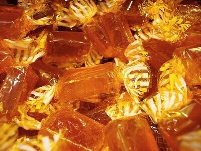 Miel y caramelos