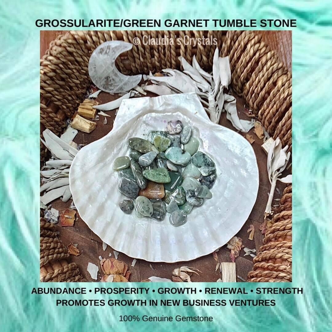 GROSSULARITE/GREEN GARNET - (Med)
