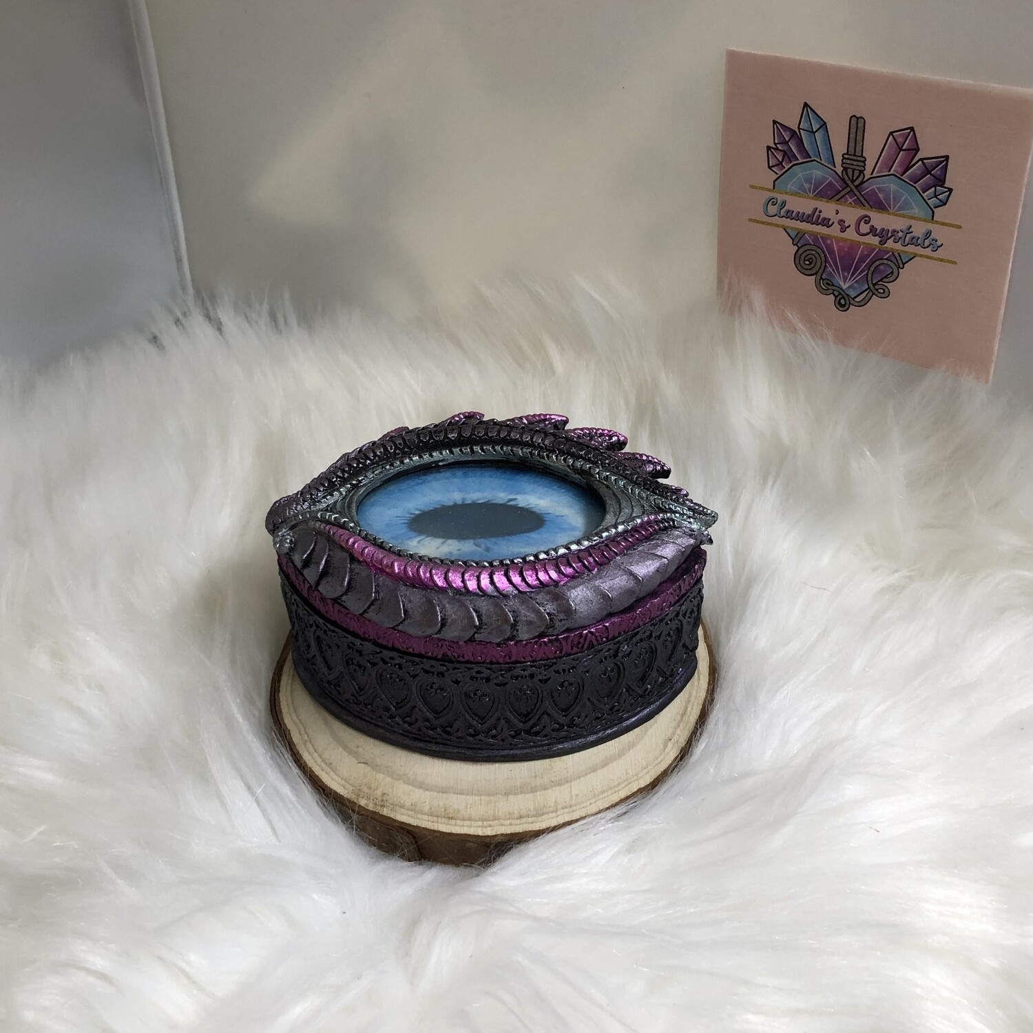 RESIN DRAGON EYE MAGNETIC TRINKET BOX