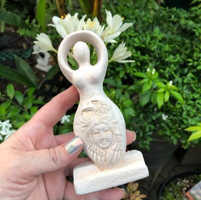 CREAM CERAMIC GODDESS