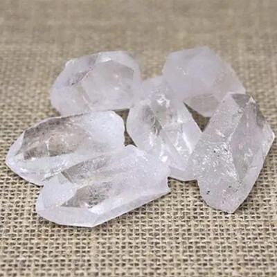 CLEAR QUARTZ POINTS - (Med)