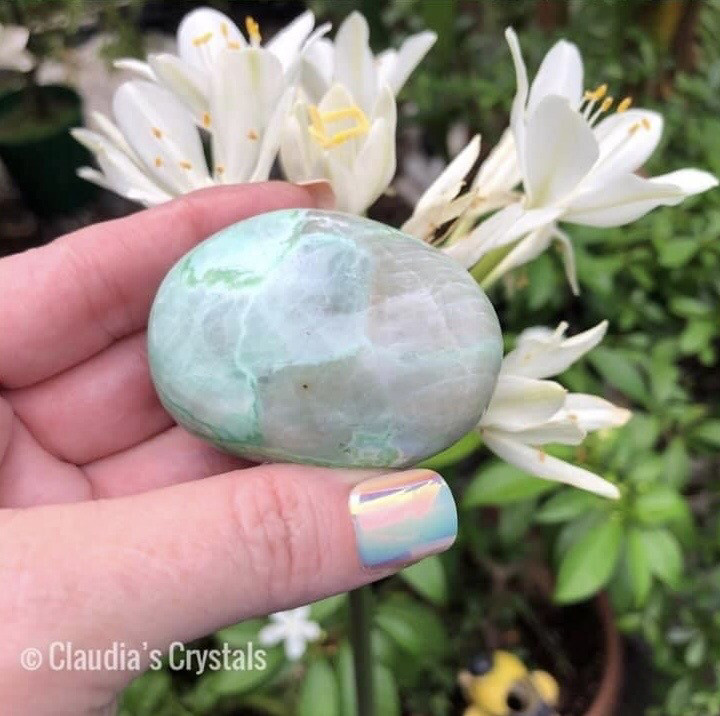 GREEN MOONSTONE - PALM STONE - 5cm - Balancing, Love, Harmony