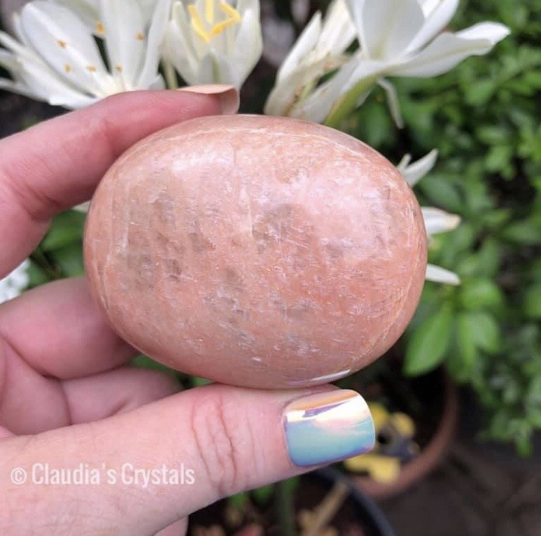 PEACH MOONSTONE - PALM STONE - 6cm - Balances Feminine Energy, Love, Harmony