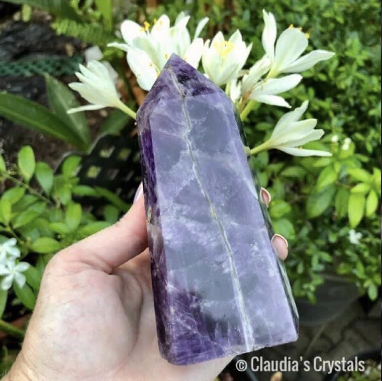 CHEVRON AMETHYST - TOWER - 13cm - Strength, Stress Relief, Meditation