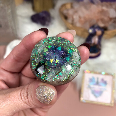 POCKET ORGONITE - Energy Filter - Rainbow Moonstone &amp; Purple Crackle Quartz