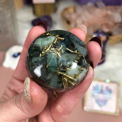 POCKET ORGONITE - Energy Filter - Raw Emerald