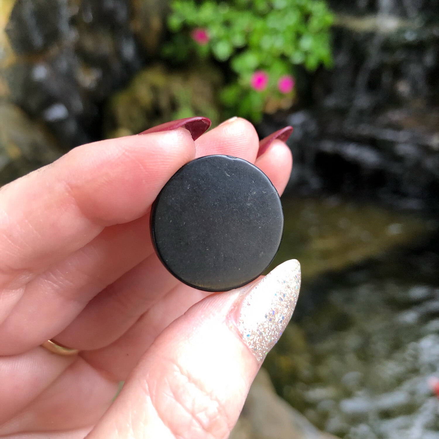 SHUNGITE DISC - Sticks On Mobile Phone - Protection From EMF’s (Electro Magnetic Fields)