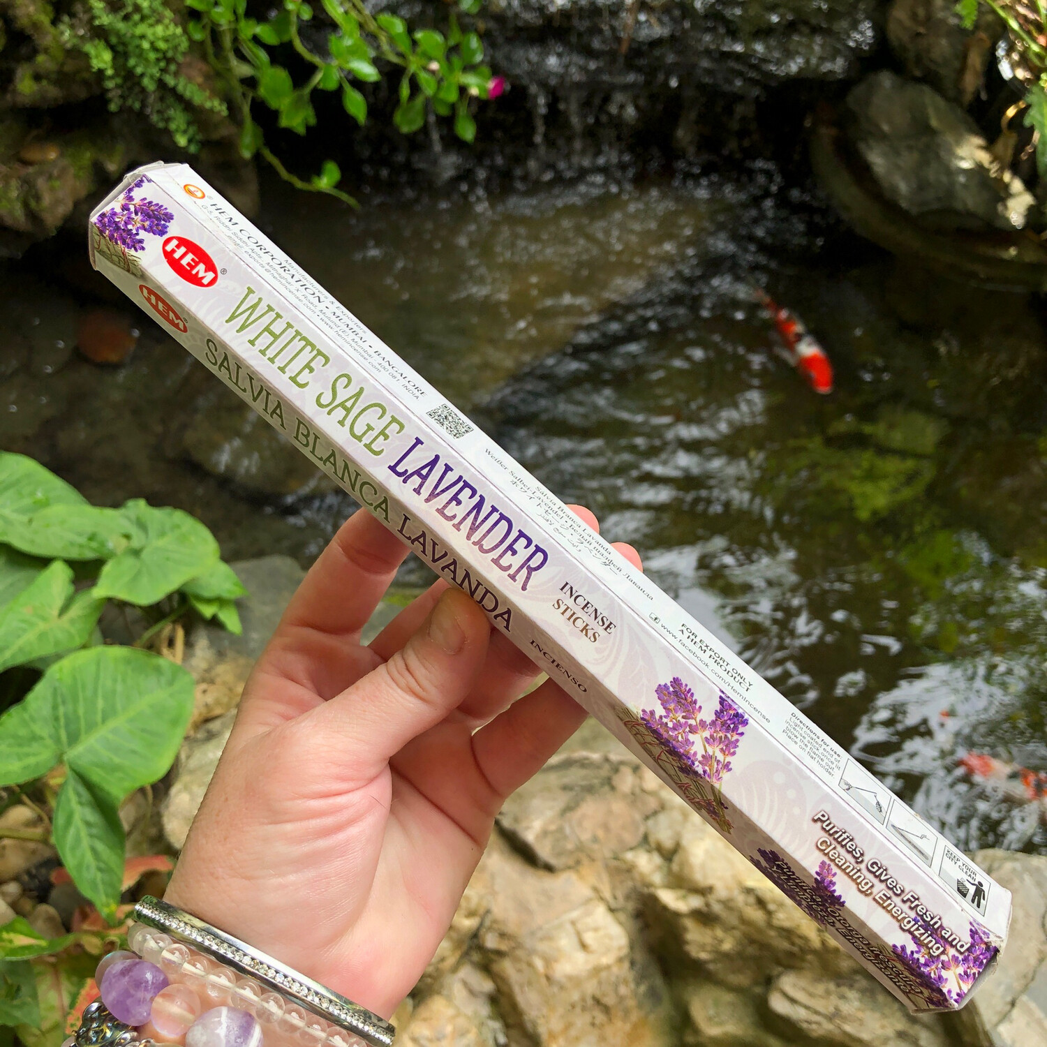 WHITE SAGE &amp; LAVENDER INCENSE STICKS - Pack of 20 sticks