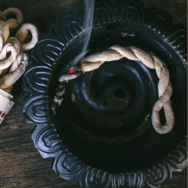 TIBETAN ROPE INCENSE - Dragonsblood