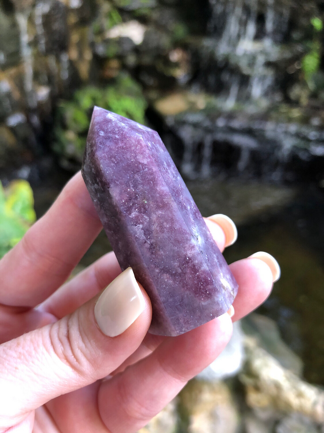 LEPIDOLITE - TOWER - 6cm - Transition, Stress Relief, Uplifting