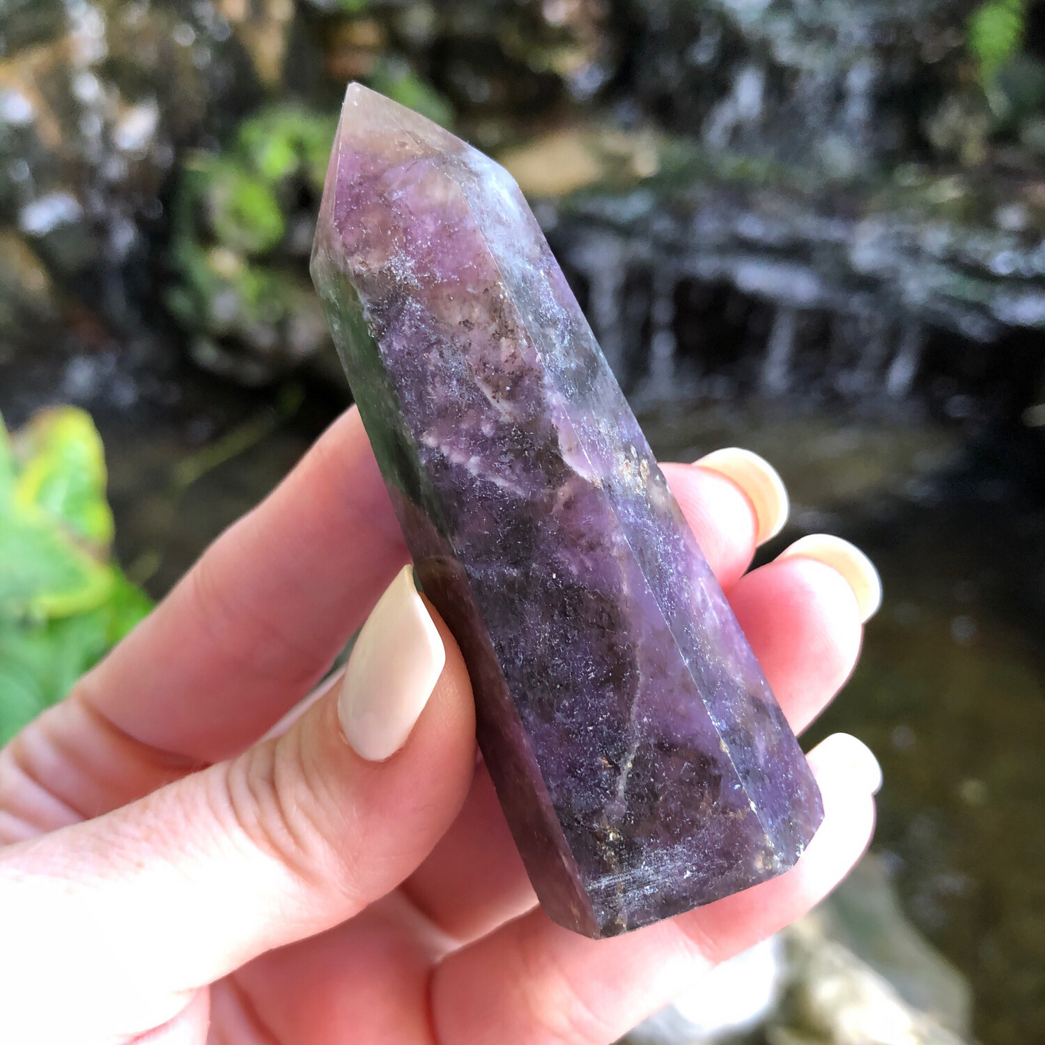 LEPIDOLITE - TOWER - 7.5cm - Transition, Stress Relief, Uplifting