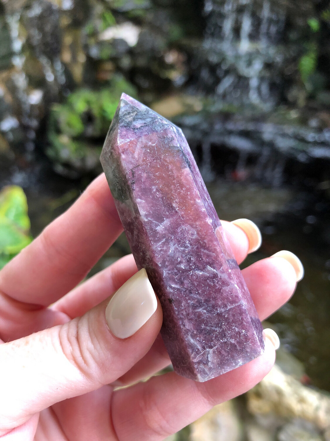 LEPIDOLITE - TOWER - 7cm - Transition, Stress Relief, Uplifting