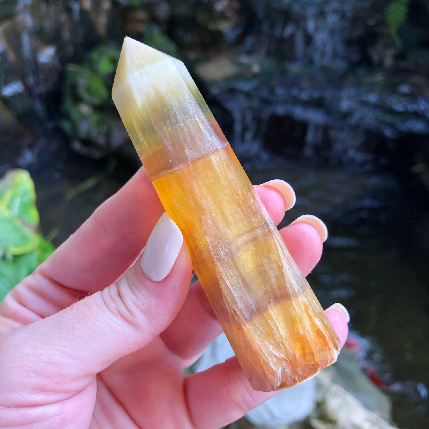 YELLOW FLUORITE - TOWER - 9.5cm - Will Power, Motivation, Optimism