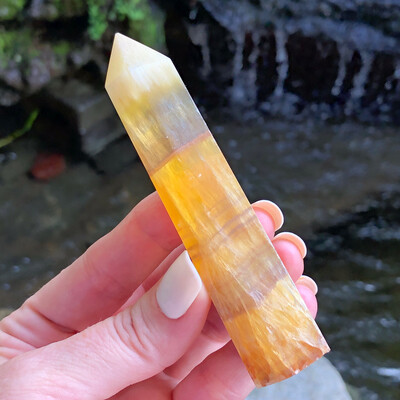 YELLOW FLUORITE - TOWER - 9.5cm - Will Power, Motivation, Optimism