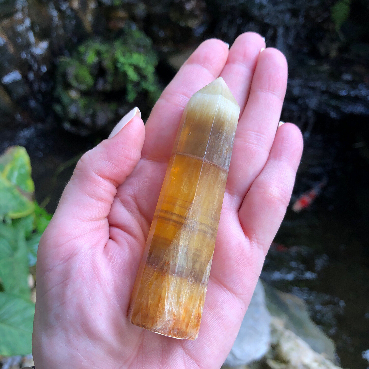 YELLOW FLUORITE - TOWER - 9.5cm - Will Power, Motivation, Optimism