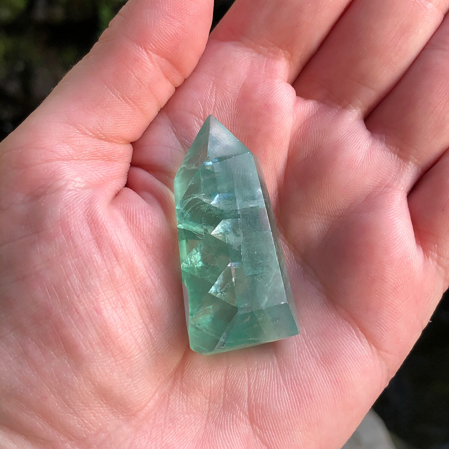 BLUE FLUORITE - TOWER - 4.3cm - Gentle Honesty, Focus, Patience