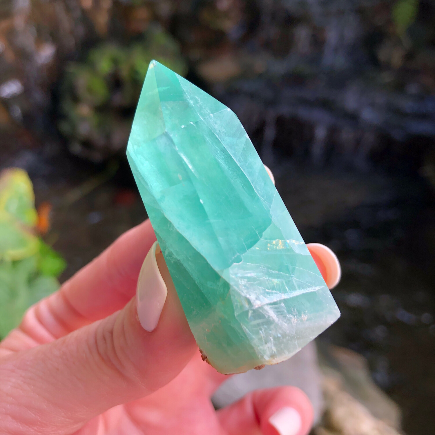 BLUE FLUORITE - TOWER - 5.2cm - Gentle Honesty, Focus, Patience