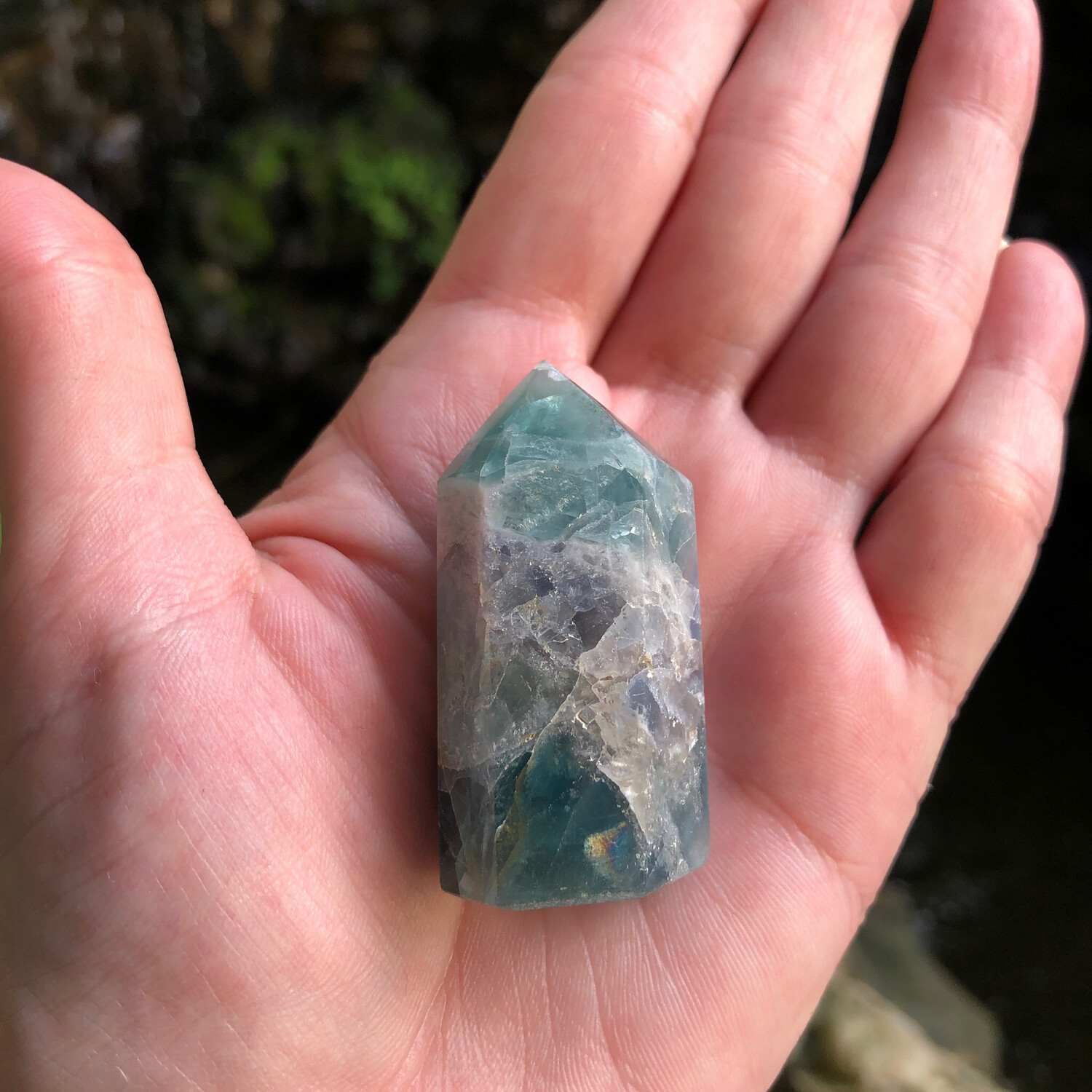 BLUE FLUORITE - TOWER - 4.6cm - Gentle Honesty, Focus, Patience