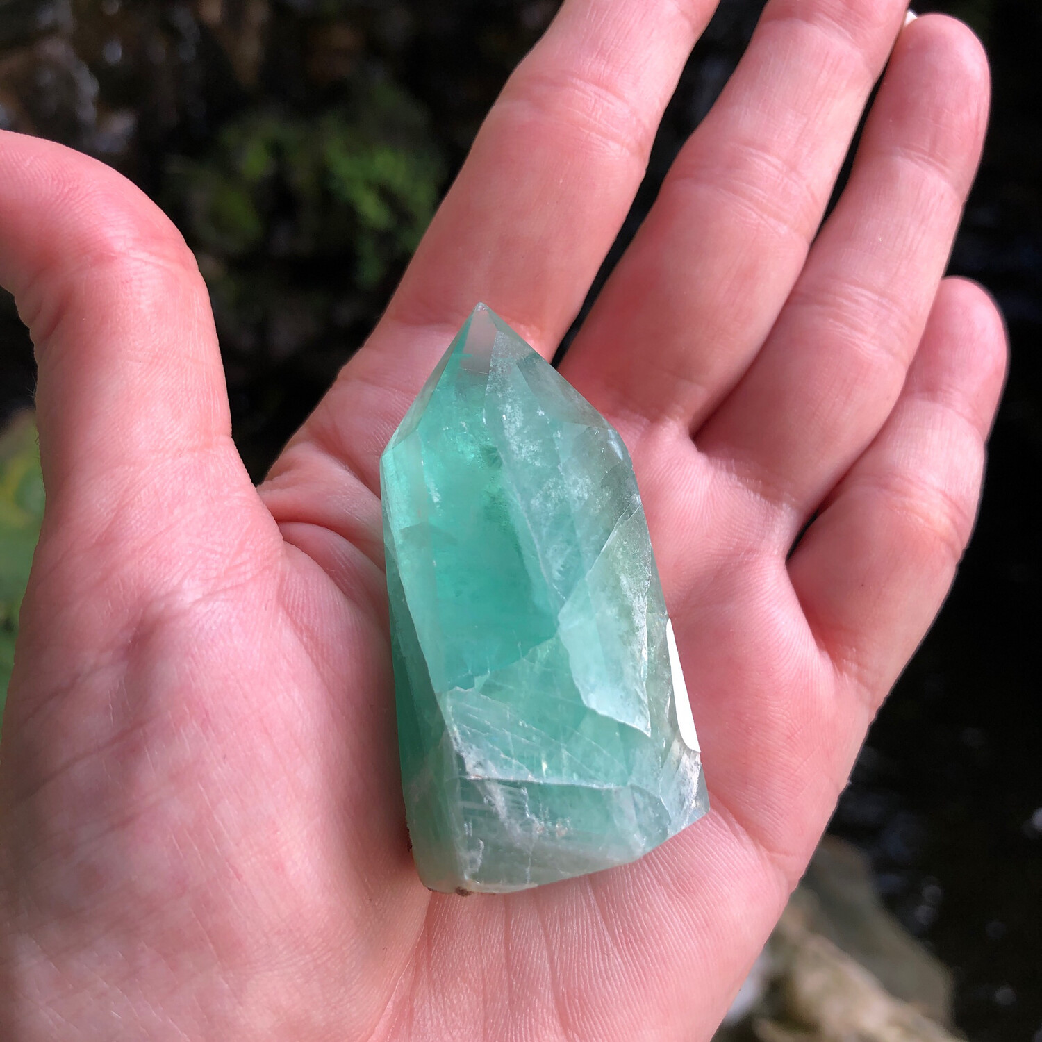 BLUE FLUORITE - TOWER - 5.2cm - Gentle Honesty, Focus, Patience