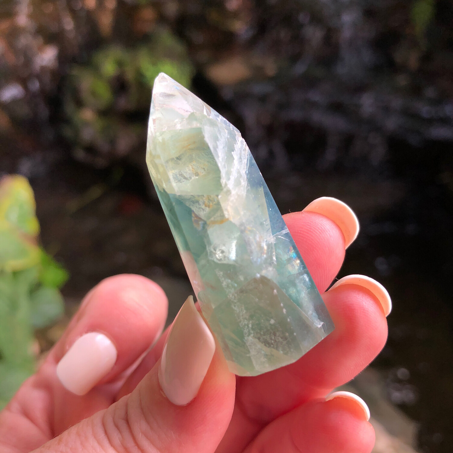 BLUE FLUORITE - TOWER - 5cm - Gentle Honesty, Focus, Patience