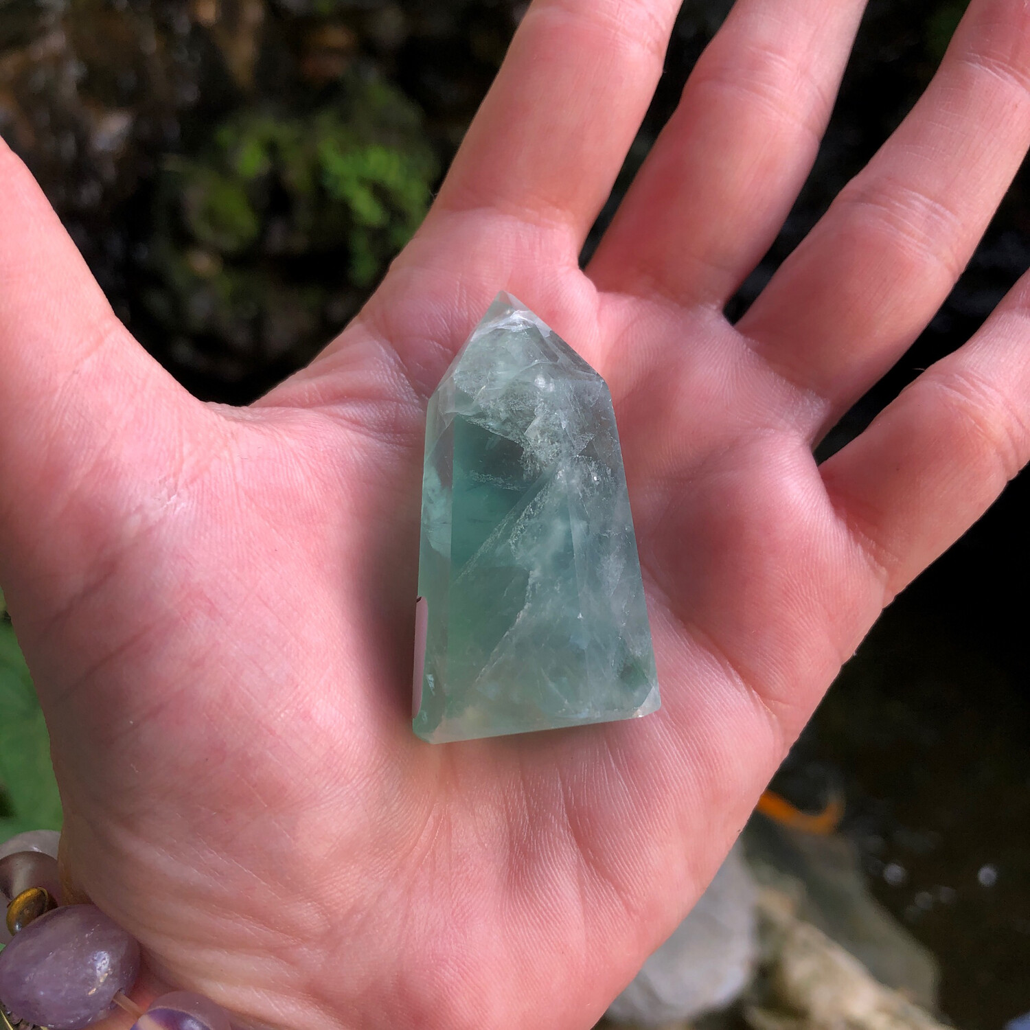 BLUE FLUORITE - TOWER - 5cm - Gentle Honesty, Focus, Patience