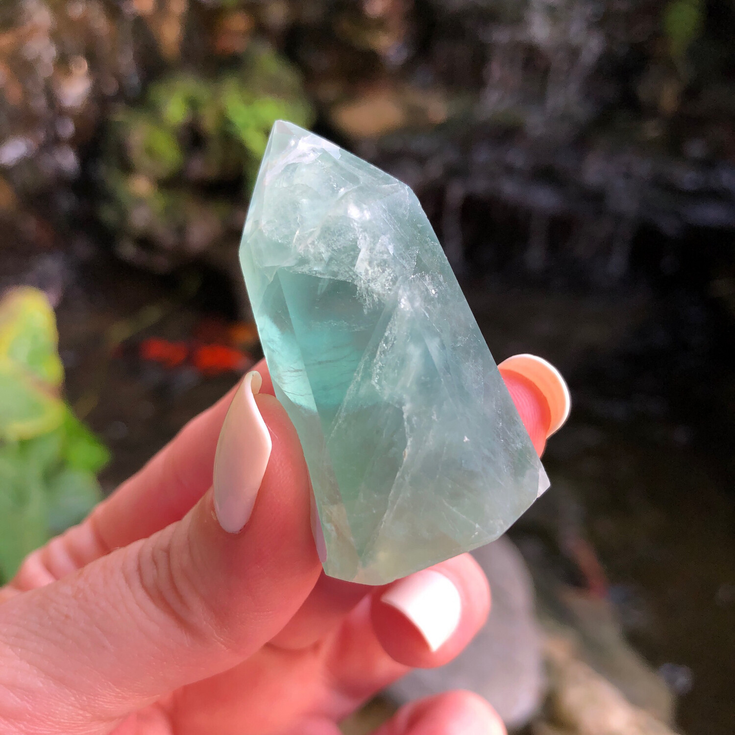 BLUE FLUORITE - TOWER - 5cm - Gentle Honesty, Focus, Patience