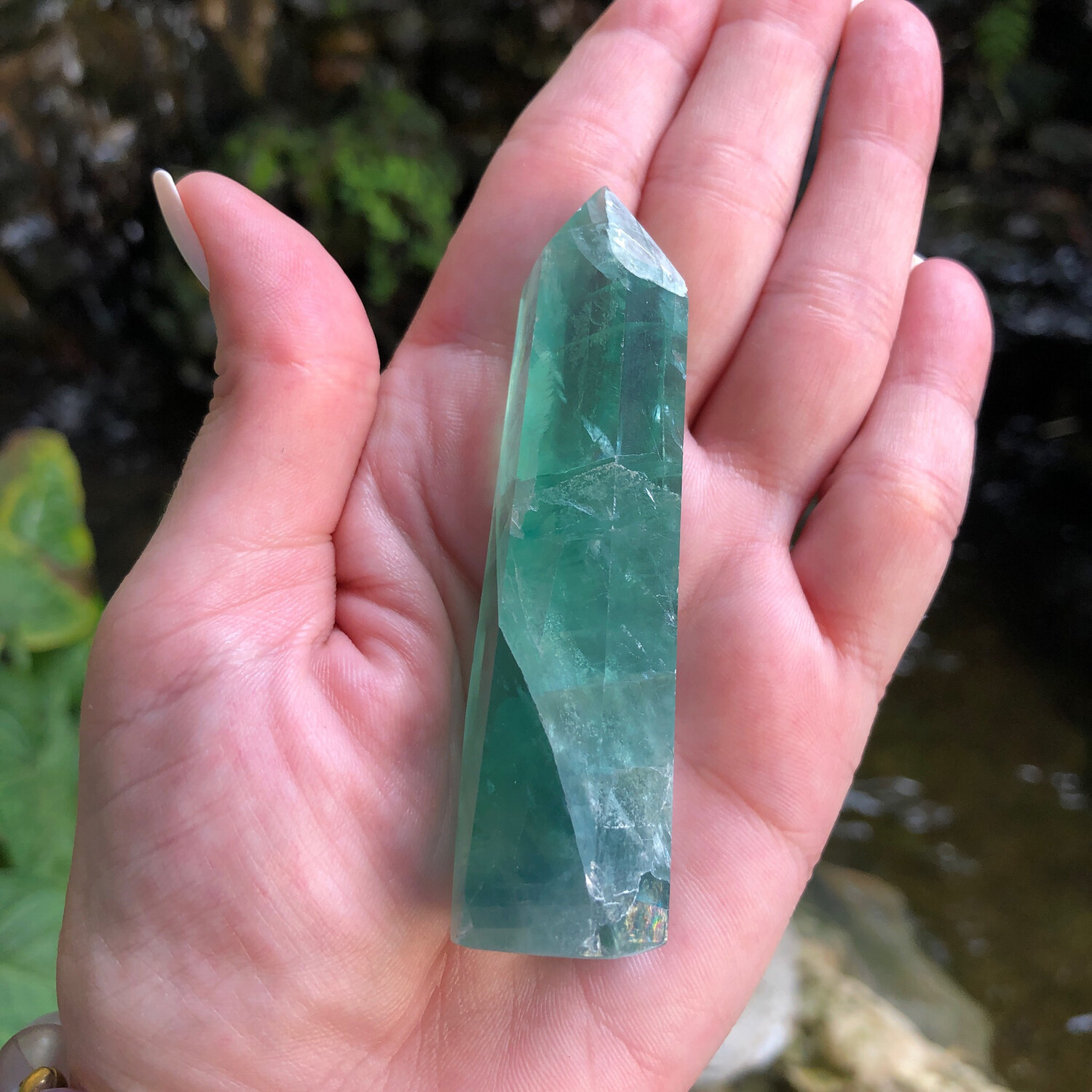 BLUE FLUORITE - TOWER - 8cm - Gentle Honesty, Focus, Patience
