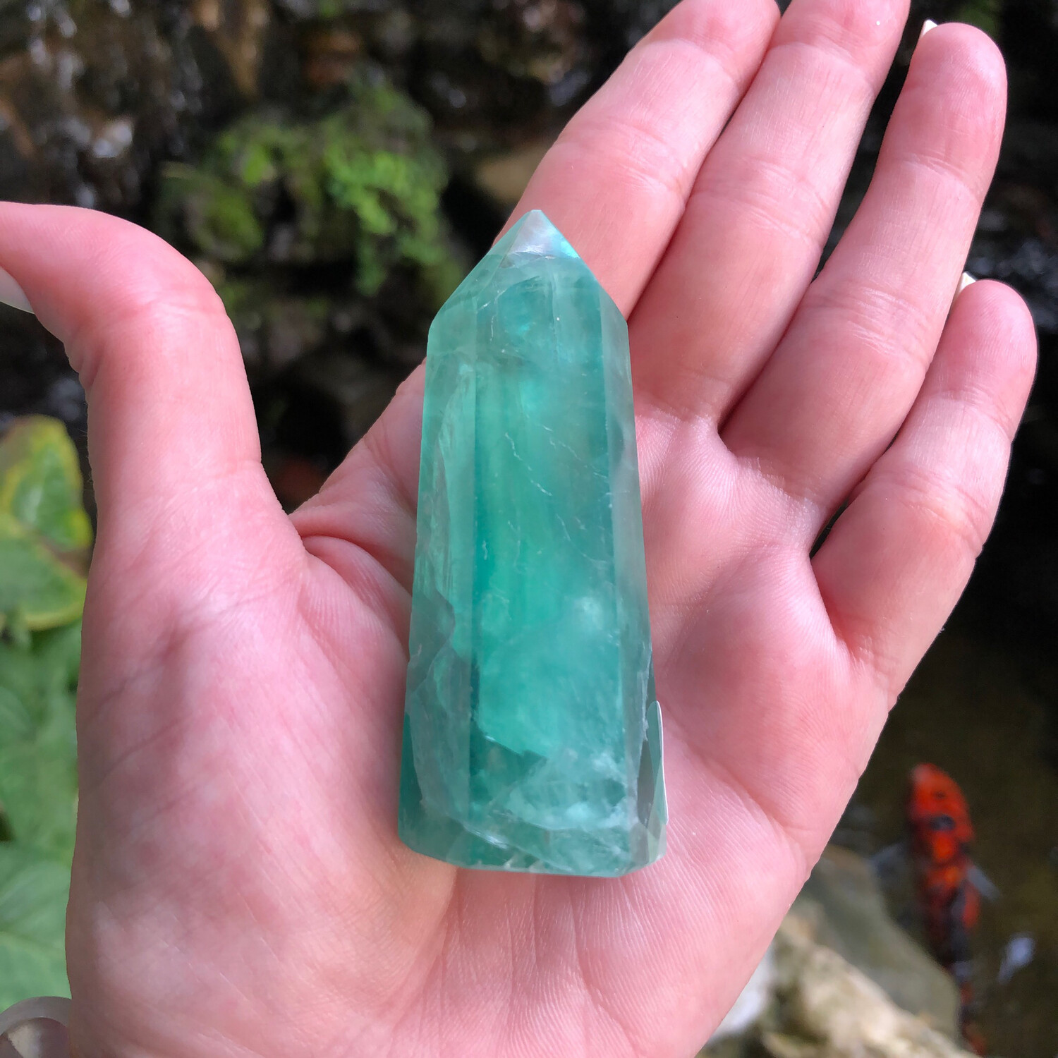BLUE FLUORITE - TOWER - 7cm - Gentle Honesty, Focus, Patience