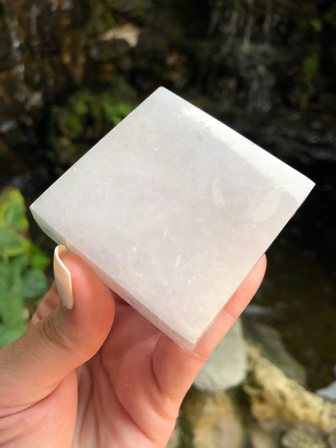 SELENITE SQUARE CHARGING PLATE