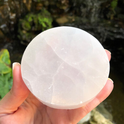 SELENITE ROUND CHARGING PLATE - SR 01