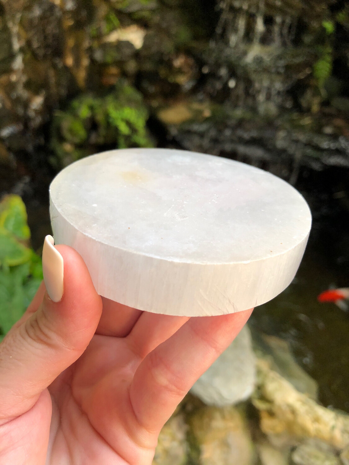 SELENITE ROUND CHARGING PLATE - SR02