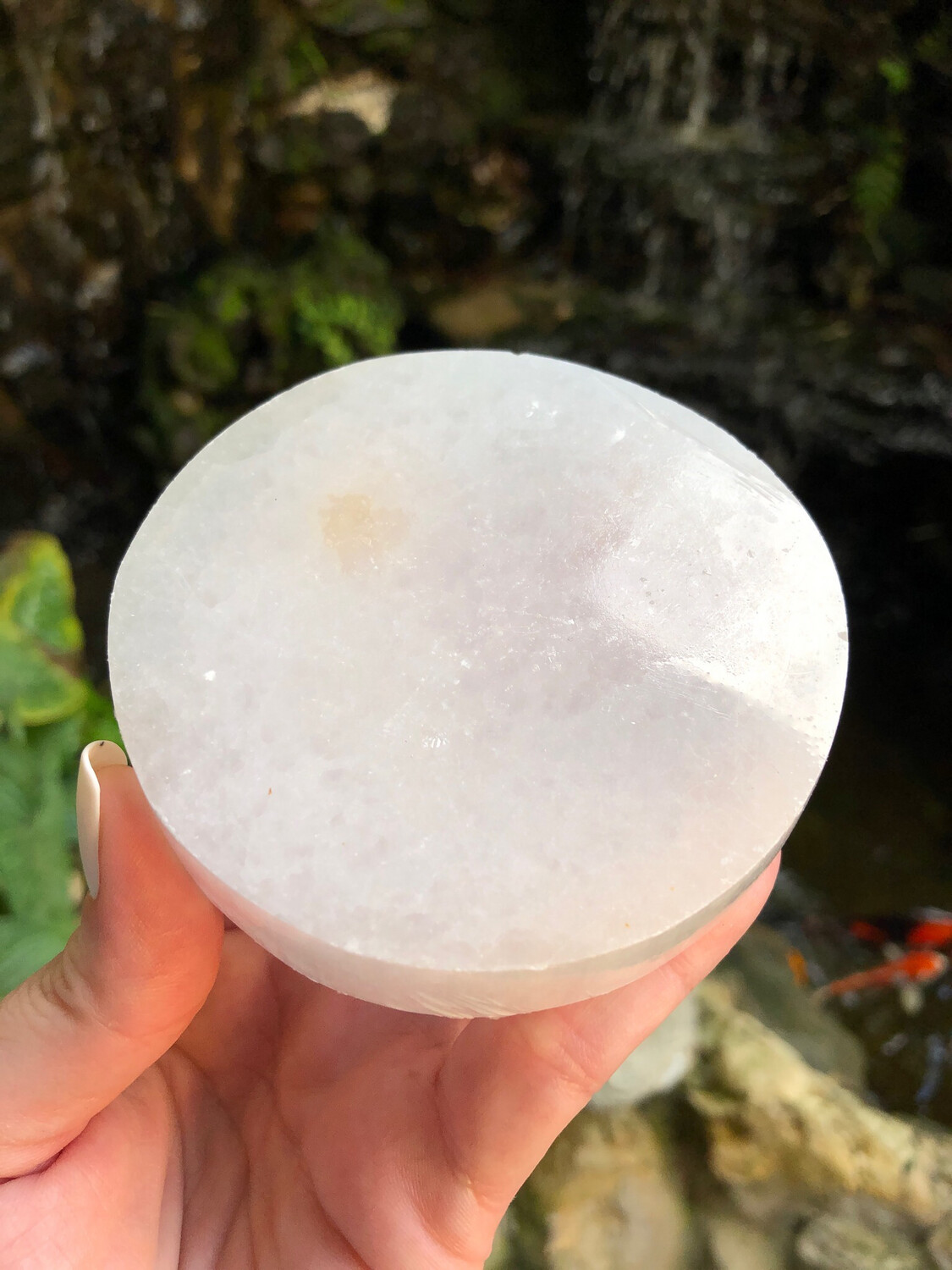 SELENITE ROUND CHARGING PLATE - SR02