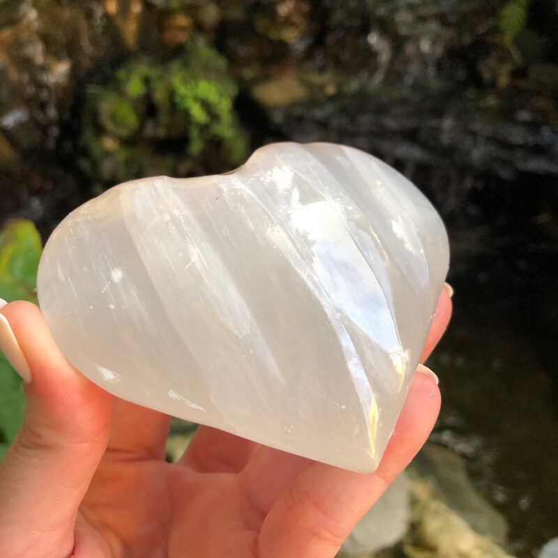 SELENITE PUFF HEART