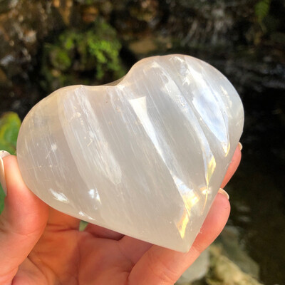 SELENITE PUFF HEART