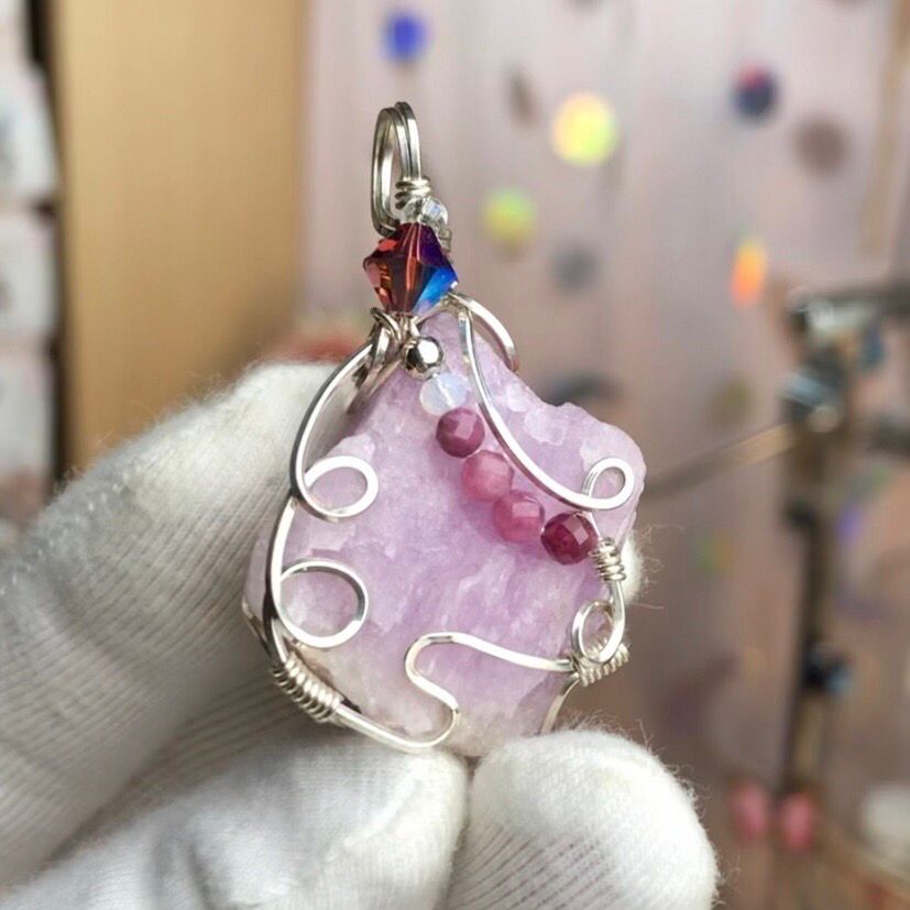 Gemstone Pendant - PINK KUNZITE