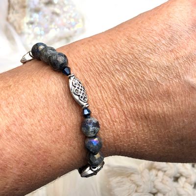 AURA LABRADORITE - Silver Plated - Adjustable Gemstone Crystal Therapy Bracelet
