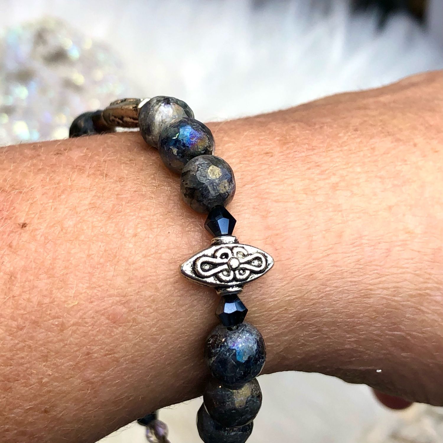 AURA LABRADORITE - Silver Plated - Adjustable Gemstone Crystal Therapy Bracelet